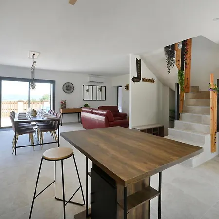 Neuve Proche Nimes Dom wakacyjny