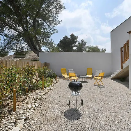 Neuve Proche Nimes 度假居 *